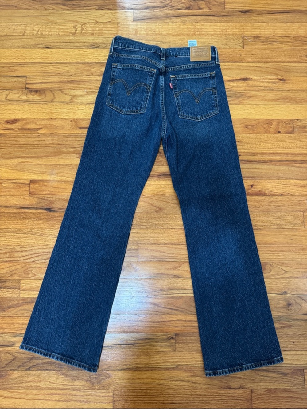Levi’s “Wedgie Bootcut” - Size 27 - Picture 4 of 6